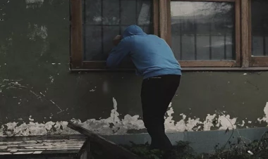 Oğurluq malı bilə-bilə almaq olar?