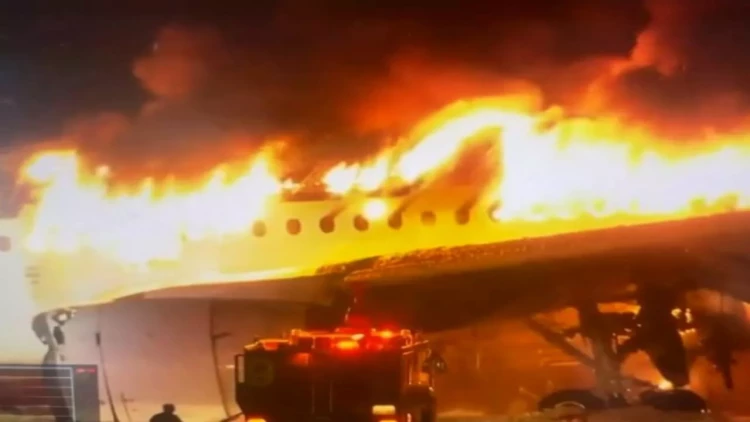 Yaponiyada təyyarələrin toqquşması nəticəsində 17 sərnişin xəsarət alıb, 5 nəfər ölüb - YENİLƏNİB - VİDEO