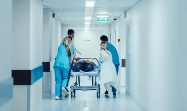 Azərbaycanda avtomobilin vurduğu piyada xəstəxanada öldü