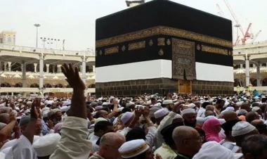 Kərbəla üstündür yoxsa Kəbə?