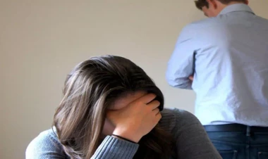 Əgər kişi qadına “səninlə evlənməyimə peşmanam”, “çıx get atanın evinə” və bu kimi sözlər söyləsə...