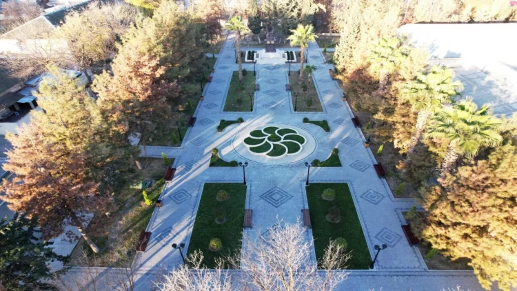 Yevlaxda abadlaşdırılan növbəti həyət və yeni salınan parklar sakinlərin istifadəsinə verildi - FOTO