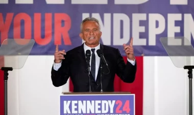 Ailə ənənəsinə xilaf çıxmayan Kennedi - erməni lobbisinin milyonları onun da gözünü tutub