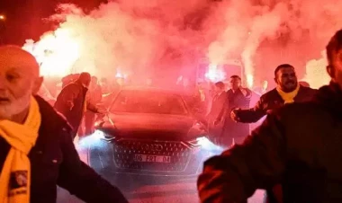 Hakimi döyən klub prezidenti qəhrəman kimi qarşılandı - VİDEO