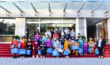 Avrora Yeni ildə kimsəsiz uşaqlarla birlikdədir - FOTO