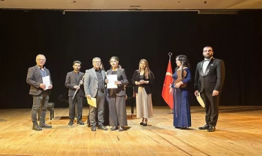 İzmirdə Filarmoniyanın “Gənclərə dəstək” layihəsi çərçivəsində “1 əsrlik yol…” adlı konsert keçirilib - FOTO