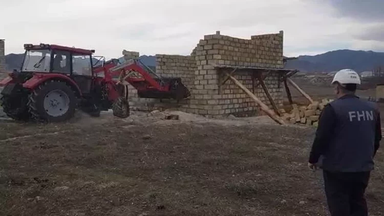 Bu qanunsuz tikililər söküldü - VİDEO