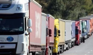 “Qırmızı Körpü” gömrük postunda 230 avtomobil gözləyir