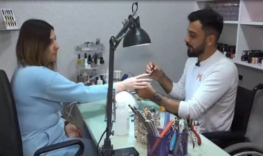 Rayondan Bakıya işə gələn dırnaq ustası Mirhəmid: 