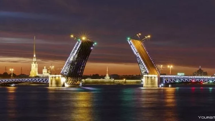 Piterdə atəşfəşanlıq ləğv olundu