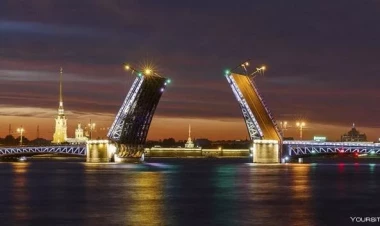 Piterdə atəşfəşanlıq ləğv olundu