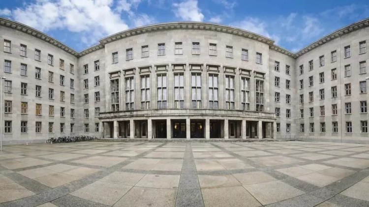 Almaniya Rusiyanın 4,1 milyard avroluq aktivlərini dondurdu