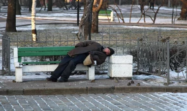 Qardaşını öldürtmək istəyən qız 