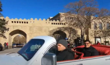 Bakıda bələdçilik edən ingilis: “İçərişəhərin tarixi mənə hər zaman maraqlı olub” - VİDEO
