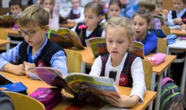 Rusiya məktəblərində üçüncü növbədə tədris tamamilə ləğv edildi - Nazir AÇIQLADI