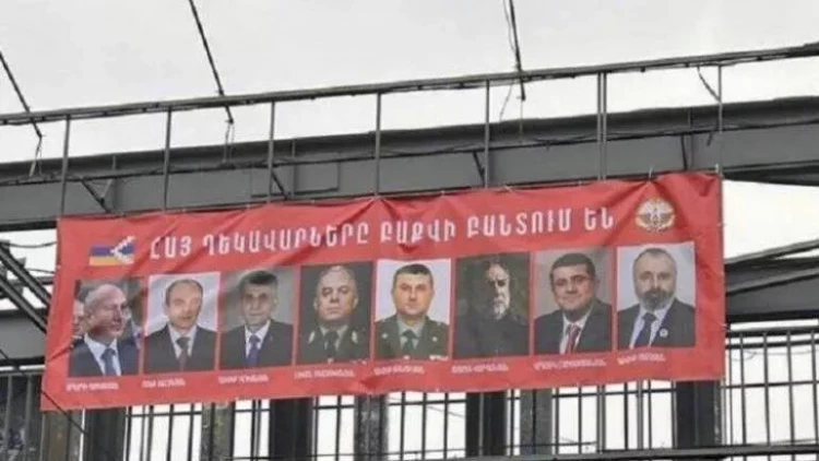 Araikgilin fotoları İrəvan divarlarından söküldü - FOTO