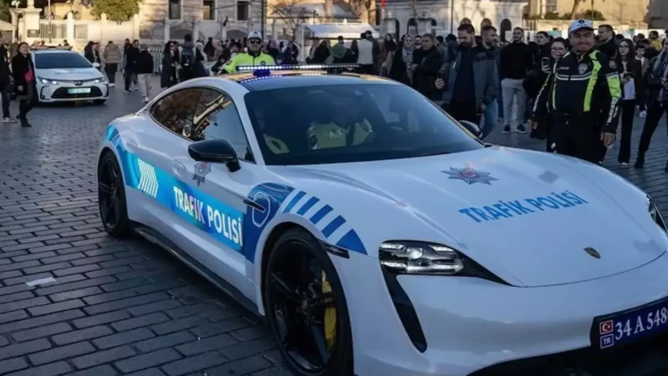 Fenomenlərin avtomobilləri polislərə verildi - FOTO