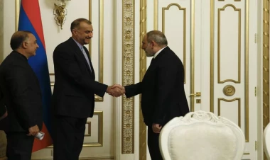 Abdullahian Paşinyanla görüşdü