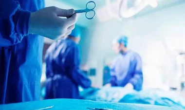 Plastik əməliyyat daha bir can aldı - iki uşaq anası...