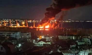 Rusiyanın daha bir iri hərbi gəmisi vuruldu