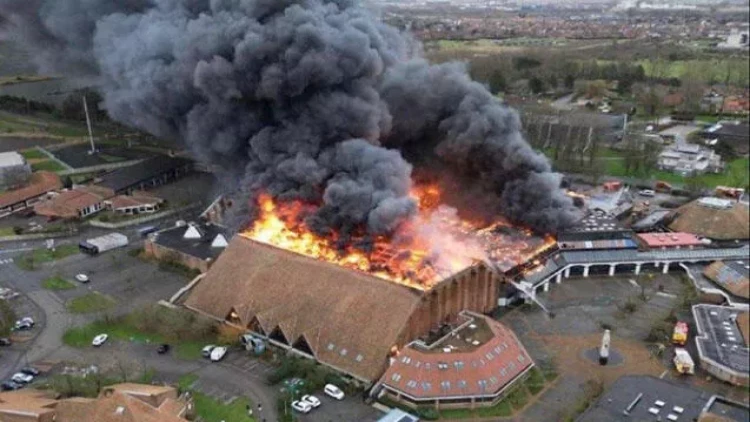 Fransada idman kompleksində güclü yanğın, yaralılar var - VİDEO - FOTOLAR