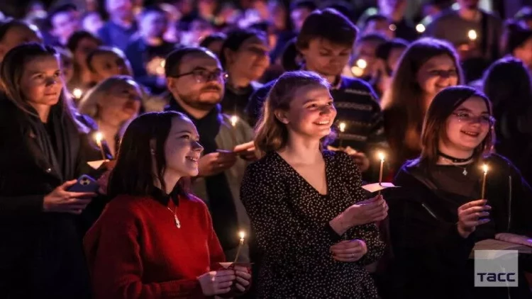 Dünya Milad Bayramını belə qeyd edir - FOTOlar