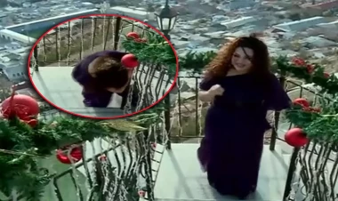 Efirə gələn Mənzurə Musayeva yıxıldı - ANBAAN VİDEO