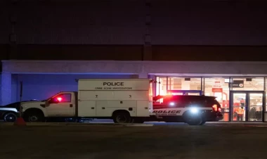 ABŞ-də ticarət mərkəzində atışma - Ölü və yaralılar var