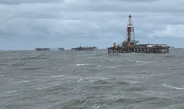 Xəzərdə gəmilərin səyahət turu ləğv edildi - VİDEO