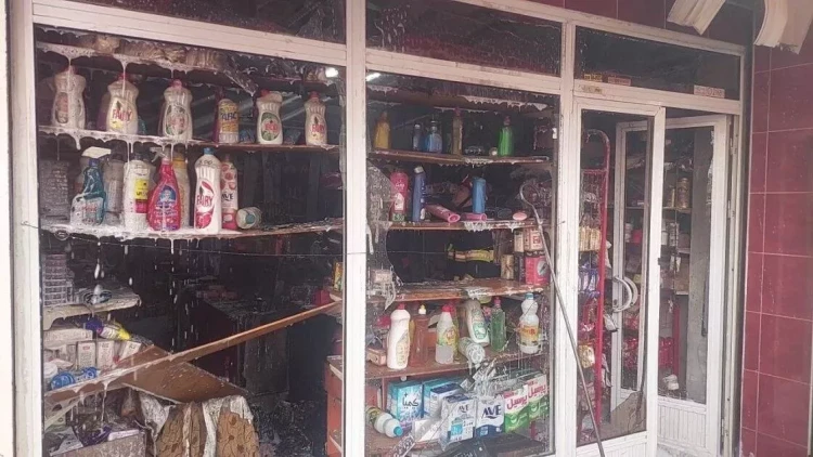 Gəncədə ərzaq mağazası yandı