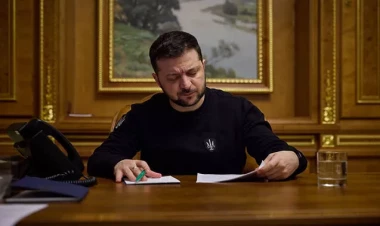 Vəzifəyə təyin etmişdi, dörd gün sonra işdən çıxardı