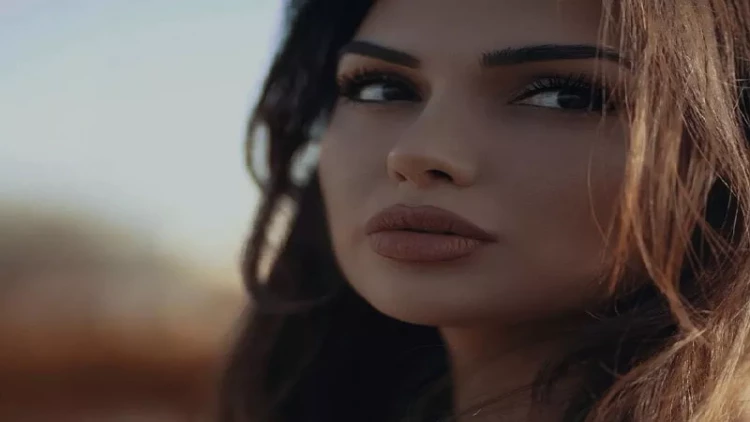 Özünə gələn bloger Asyanın son halı - FOTO