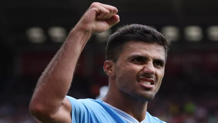 Tarixə düşdü: Ən bahalı futbolçu oldu