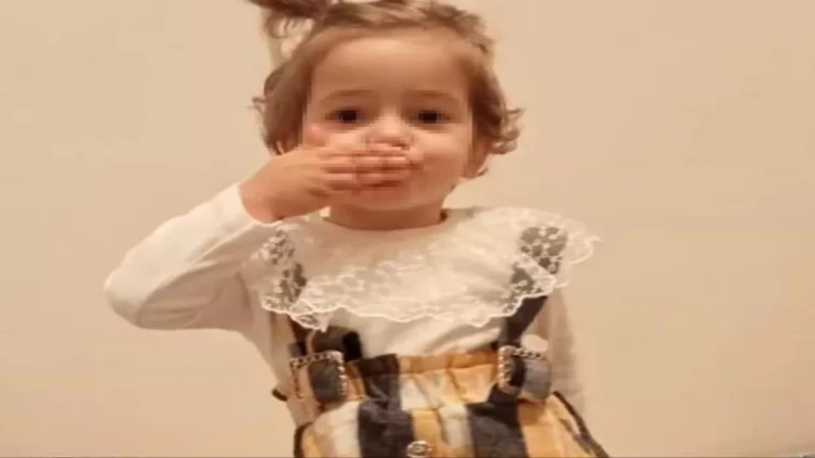 2 yaşlı uşaq qızdırmadan öldü - FOTO