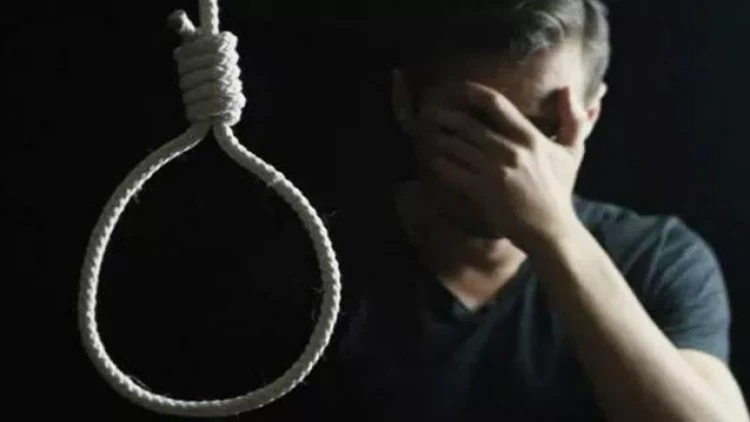 Özünü qarajda asdı