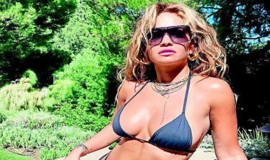 Rita fit bədənini nümayiş etdirdi - FOTOlar