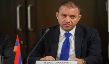 “Sorosçu”lar Paşinyandan nazirin istefasını tələb edir