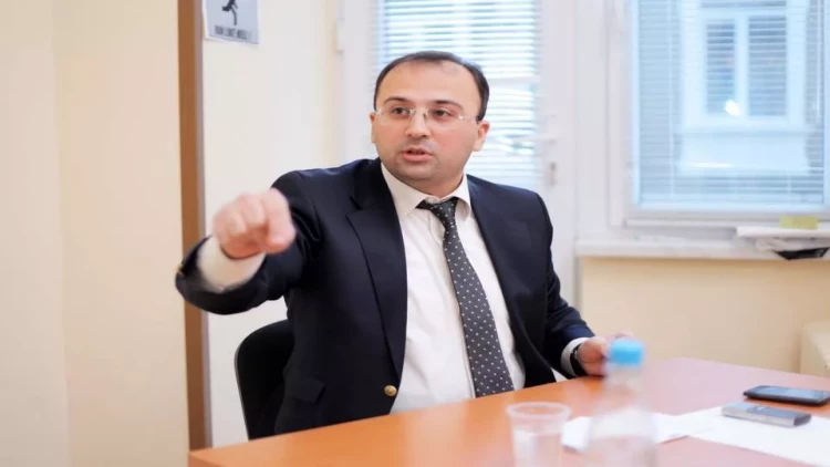 Bu institutda da ölüyə Quran oxumağı öyrədəcəklər?