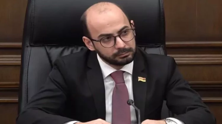 Erməni deputat İrəvanla Moskva arasında əsas ziddiyyəti açıqladı