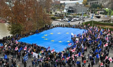 Gürcüstana Avropa İttifaqının “göy muncuğu”, yoxsa...