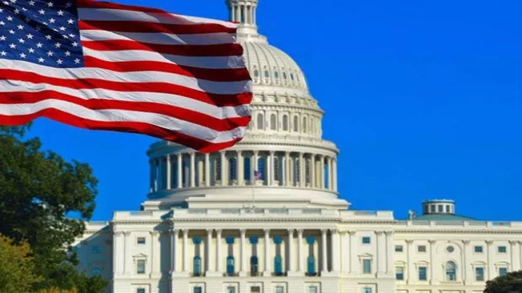 ABŞ Senatının iclas zalında əxlaqsız video çəkildi - FOTO