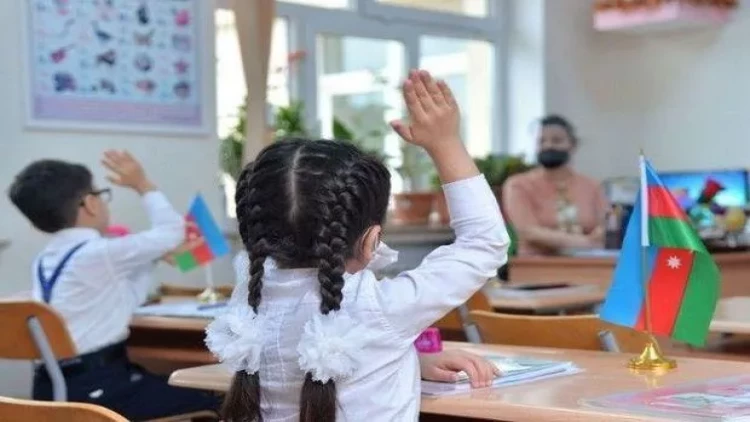 Nazir şikayət etdi: Müəllim çoxluğunun səbəbi nədir? - FOTO