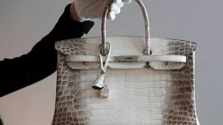 Sumqayıtda qadının çantasından patron aşkarlandı