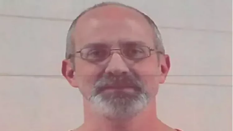 Müsəlman şagirdini İsrailə görə hədələdi 