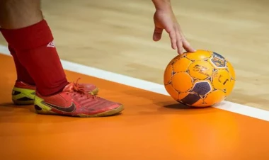 Millimiz Rumıniya ilə heç-heçə etdi