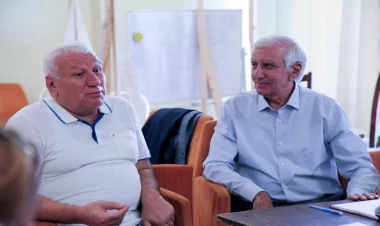 Musiqili Teatrda “Əliqulu evlənir” tamaşası hazırlanır - FOTO