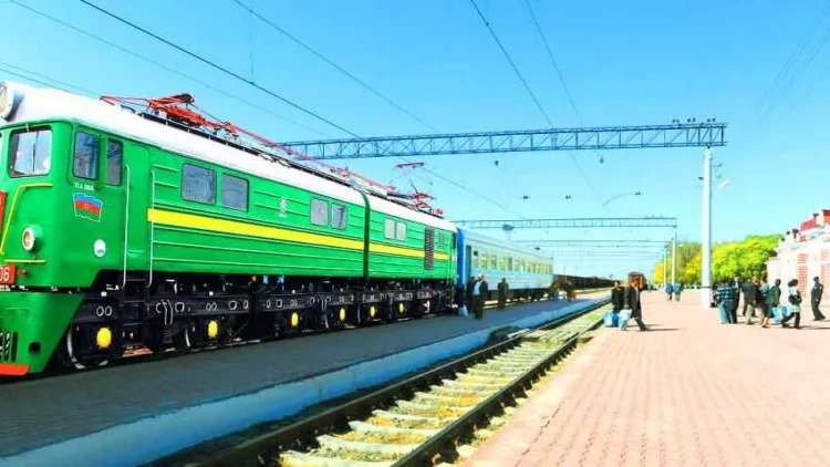 Naxçıvanda dəmir yolu ilə sərnişin daşımaları dayandırılır
