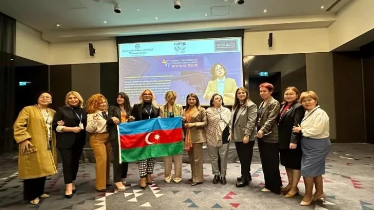 Azərbaycanın fəal qadınları Gürcüstanda tədbirə qatıldılar - FOTO