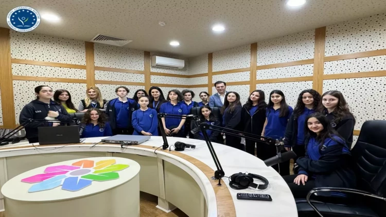 Avropa Azərbaycan Məktəbi Uşaqların Beynəlxalq Televiziya və Radio Gününü qeyd etdi - FOTO