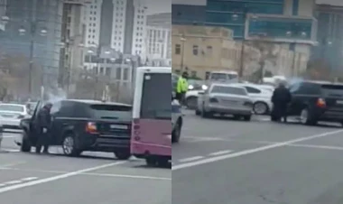 Bakıda “Mercedes”lə “Range Rover” toqquşdu  - VİDEO
